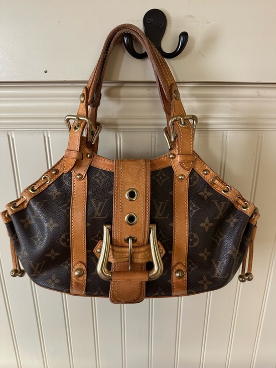 Louis Vuitton Handbags - Louis Vuitton Vintage Theda PM Monogram Canvas Shoulder Bag